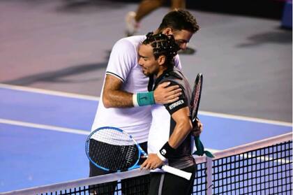 El abrazo en la red tras el final en Los Cabos: Del Potro felicita a Fognini, en la final que el italiano le ganó en 2018