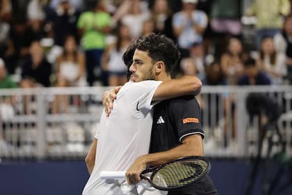 El abrazo entre Cerúndolo y Tirante al finalizar el partido