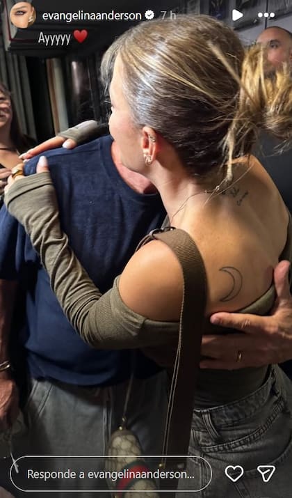 El abrazo entre Evangelina y Montaner