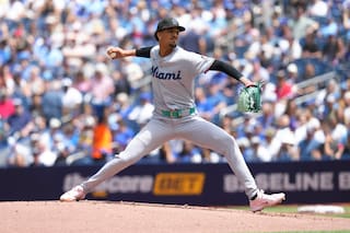 El abridor de Marlins Eury Pérez sale tras ponchar a nueve en cuatro entradas por espasmo en isquiotibial