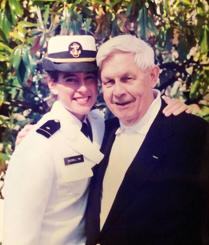 El abuelo de Sherrill fue piloto de bombardeo en la Segunda Guerra Mundial y fue derribado sobre la Francia ocupada. Pudo ser rescatado por la resistencia francesa