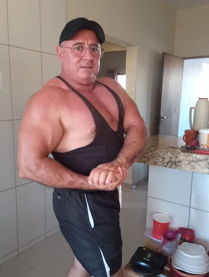 El "abuelo fisicoculturista" bajó 80 kilos y hoy es una estrella de las redes sociales