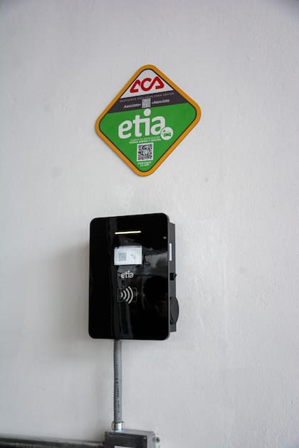 El ACA reinauguró su unidad de servicio en Villa María con foco en la movilidad eléctrica