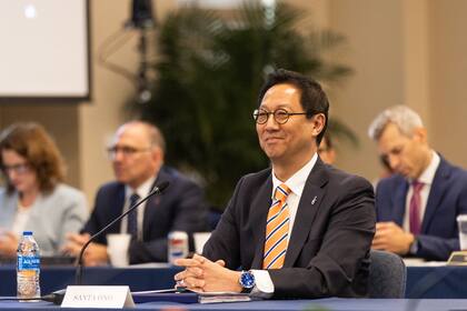 El académico, de trayectoria internacional, respaldó los cambios educativos impulsados por Ron DeSantis