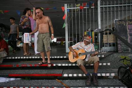 El acampe cultural que genera polémica y una reacción de las autoridades de Cultura.