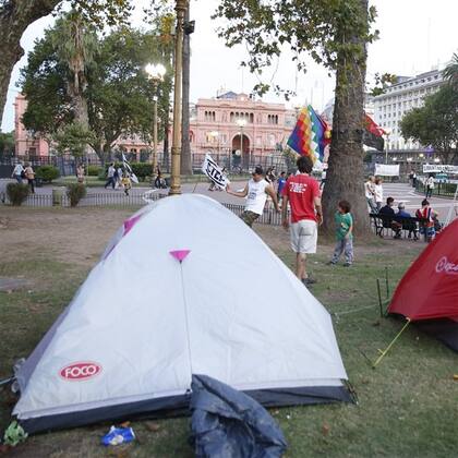 El acampe de la Tupac marca la geografía de la Plaza de Mayo