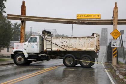 El acceso a algunos puentes está bloqueado por cuestiones de seguridad