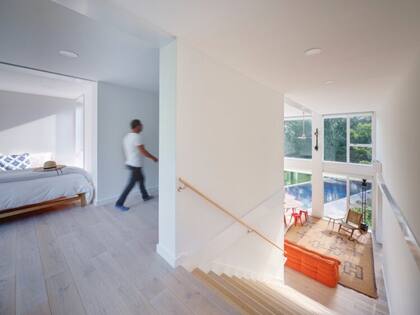 El acceso a la planta alta de la propiedad