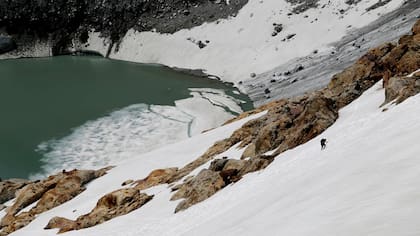 El acceso a las paredes de escalada es muy trabajoso