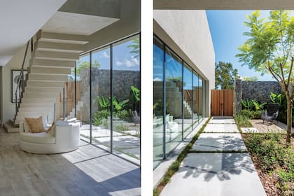 El acceso al patio es a través de una puerta de lapacho (Silvestre Amoblamientos).