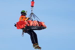 La escalofriante caída de Lindsey Vonn: del grito de dolor a la evacuación de película en helicóptero