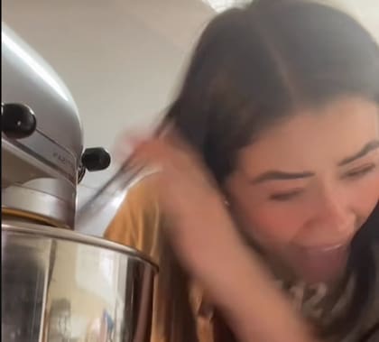 El accidente hogareño preocupó a sus seguidores (Captura: @natalia.sarahii)