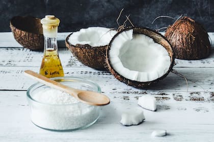 El aceite de coco contribuye con una piel saludable