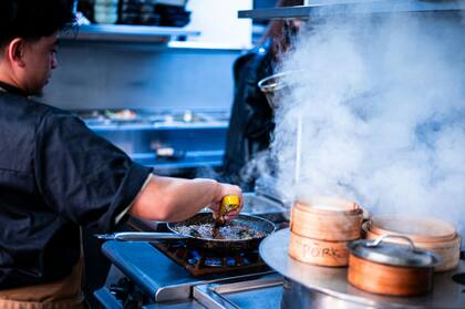 El aceite no debe superar los 180 grados centígrados al momento de cocinar (imagen ilustrativa)