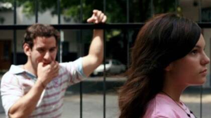 El acoso callejero está definido como “la violencia contra las mujeres en el espacio público, consiste en las acciones físicas o verbales con contenido sexual contra una persona que no quiere participar de esas acciones”.