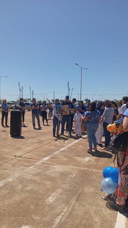 El acto de familiares, vecinos y amigos por la muerte de Juanita Milagros Sirimarco Díaz en Posadas