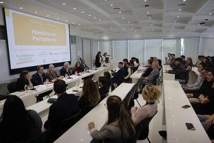 El acto de graduación de la Maestría LN/UTDT se realizó en el aula magna del Campus Di Tella