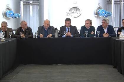 “Fueron para la tribuna”: enojo porque todavía no se implementaron los anuncios de Massa para los tambos 6 El acto de Massa la semana pasada se realizó en la planta industrial de Tremblay, en Pilar, Santa Fe