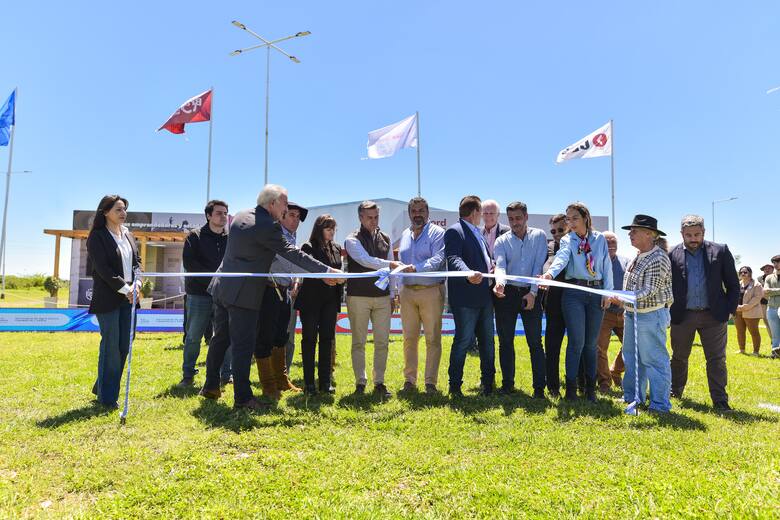 Zdero apuesta al campo para superar la pobreza en Chaco