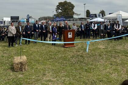 El acto marcó la inauguración del Centro de Exposiciones y Remates de Angus en Cañuelas