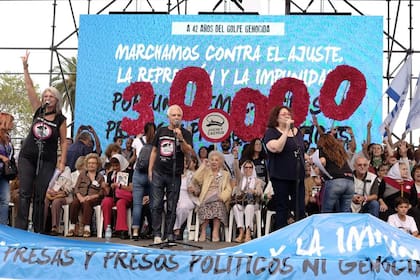 El acto principal comenzó en Plaza de Mayo alrededor de las 16