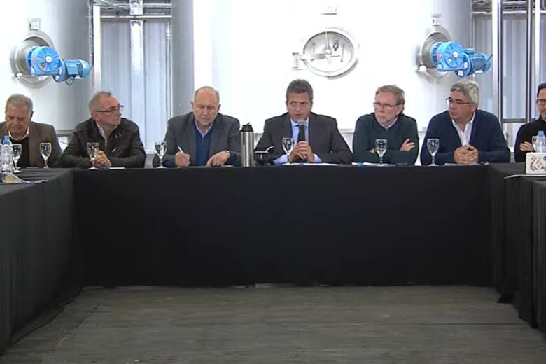 el-acto-se-realizo-en-la-planta-industrial-de-L3XB6CDKXZBABOECIBGKINCNEY