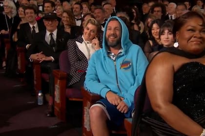 El actor apareció vestido con un look deportivo (Foto: Captura de video)