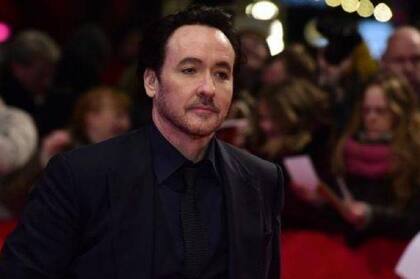 El actor de Quieres ser John Malkovich también asegura que hay una relación entre el 5G y el Covid-19