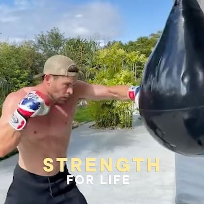 El actor de Thor complementa su entrenamiento con ejercicios de boxeo