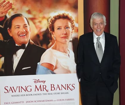 El actor Dick Van Dyke en el estreno de "Saving Mr. Banks" de Disney en los Walt Disney Studios, en 2013