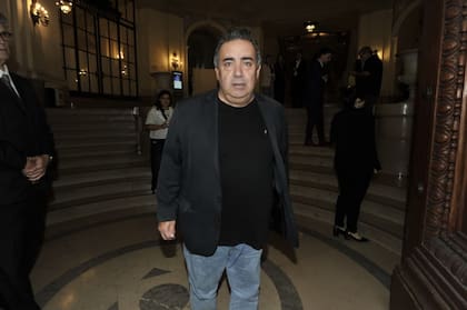 El actor Diego Pérez también se acercó a la Legislatura porteña para despedir a Brandoni