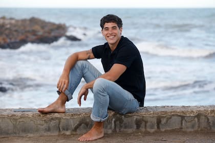 El actor disfruta de la temporada en Mar del Plata antes de abocarse a nuevos proyectos teatrales y la grabación de un segundo disco