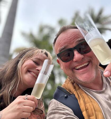 El actor disfrutó de los agasajos que le dieron en su llegada al lujoso hotel