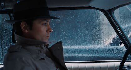 El actor en una escena de El samurai, la película que cimentó su sociedad creativa con el director Jean-Pierre Melville y la llamada Delonmania que recorrió el mundo en los años sesenta
