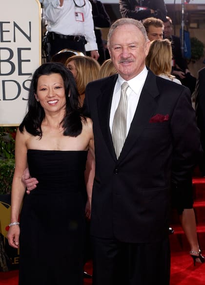 El actor Gene Hackman con su esposa, Betsy Arakawa, en la entrega de los 60° Globos de Oro en Beverly Hills el año 2003