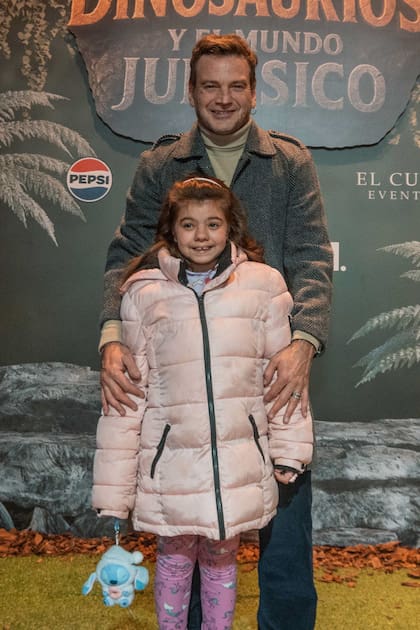 El actor Guillermo Pfening y su hija Asia.