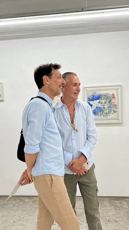 El actor Humberto Tortonese aprovechó sus vacaciones y se acercó a conocer la muestra “Ofidismo en el Uruguay”. La muestra, en Manantiales, reunió a invitados internacionales.