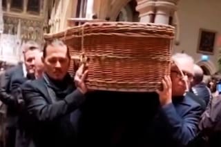 Johnny Depp llevó su féretro y Nick Cave hizo llorar a todos con una impecable interpretación