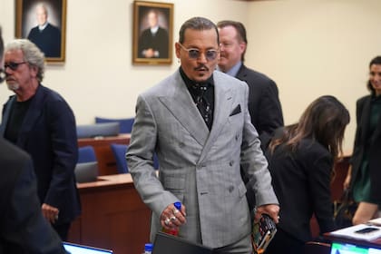 El actor Johnny Depp llega al Tribunal de Circuito del Condado de Fairfax, Virginia. (Shawn Thew/Pool Photo via AP)