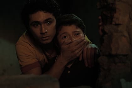 El actor Julián Zuluaga (que se pone en la piel de una de las "nannies" que cuida a Juan Pablo Escobar de niño, en una escena clave del primer capítulo