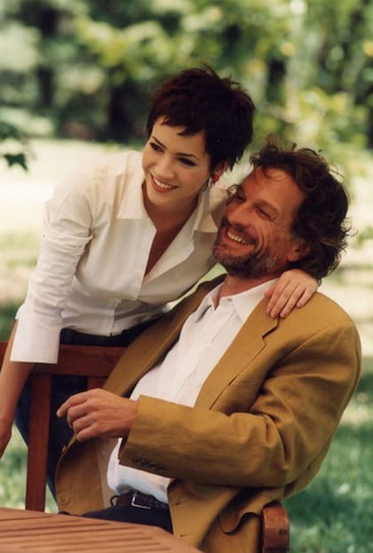 El actor junto a Celeste Cid en una escena de Resistiré, la telenovela por la que recibió un Martín Fierro como mejor actor de reparto