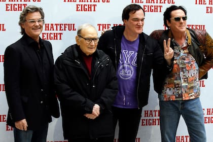 El actor Kurt Russell, el compositor Ennio Morricone, el director Quentin Tarantino y Madsen, en la presentación de la película Los 8 más odiados