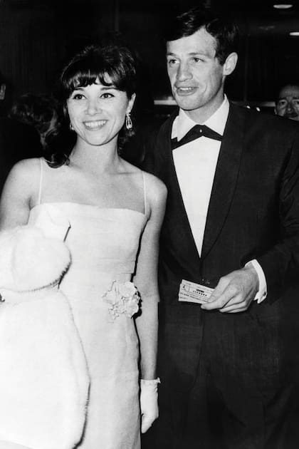 El actor llega al Festival Internacional de Cine de Berlín de 1962 con su primera esposa y madre de sus tres hijos mayores, Elodie Constantin. Se conocían desde chicos y se casaron a los 20 años.