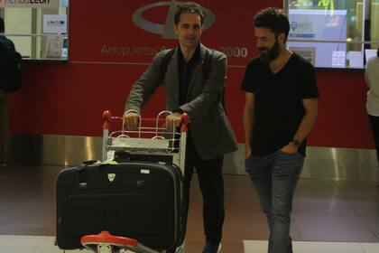 El actor llegó esta mañana a Ezeiza, y fue recibido por los fans que lo esperaban en el aeropuerto