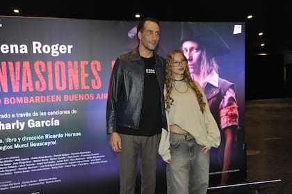 El actor Luciano Cáceres eligió la compañía de su hija Amelia, quien parece haber heredado de su mamá, Gloria Carrá, y de su hermana, Ángela Torres, el talento para cantar