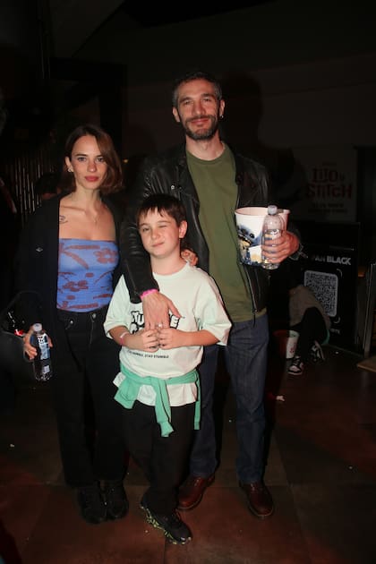 El actor Michel Noher posó con su novia, la periodista Valentina Sarsur, y su hijo -fruto de su amor con Celeste Cid-, el pequeño Antón