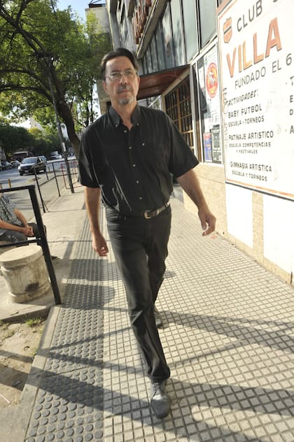 El actor Miguel Habud, esta mañana, se acercó hasta la casa velatoria Zuccotti