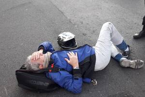 Fernando Lúpiz se accidentó en su moto y se rompió dos costillas