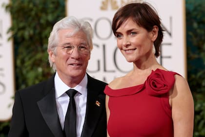 El actor se volvió a casar en 2002 con la ex chica Bond Carey Lowell, con quien estuvo durante 18 años