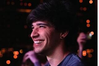 Una fotógrafa puso en evidencia a Julián Serrano y él tuvo que pedirle disculpas